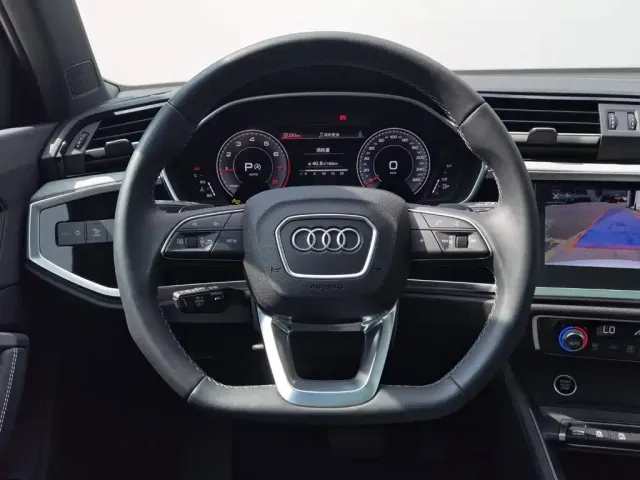 Audi Q3 — Фото автомобиля 15