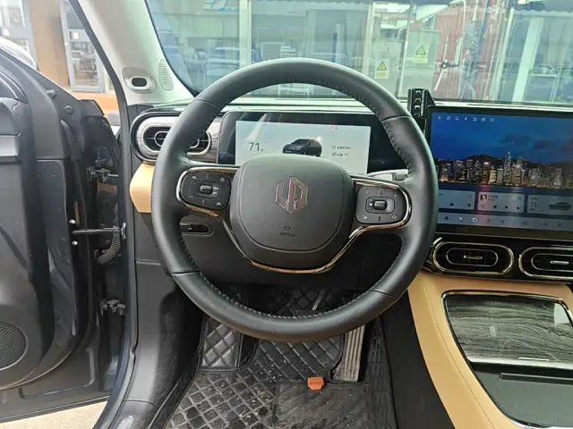 Leapmotor C11 — Фото автомобиля 10
