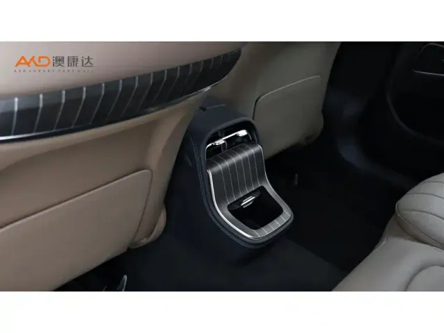 Mercedes-Benz E-Class — Фото автомобиля 9