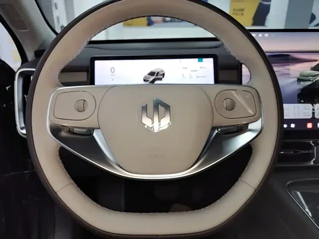 Leapmotor B10 — Фото автомобиля 10