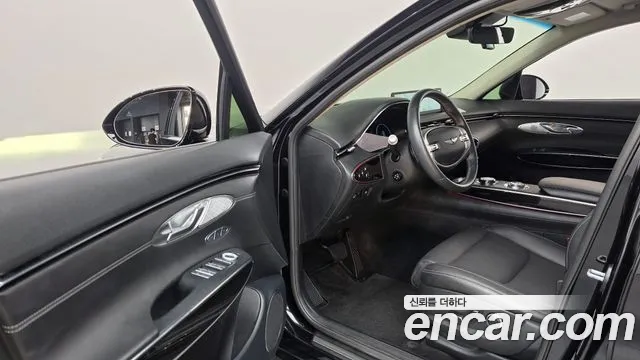 Genesis GV70 — Фото автомобиля 10