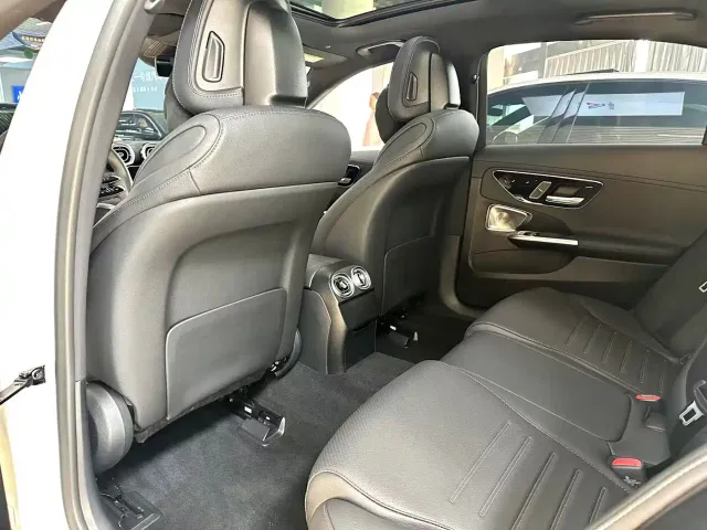Mercedes-Benz C-Class — Фото автомобиля 10