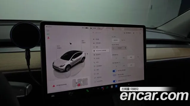 Tesla Model Y — Фото автомобиля 17