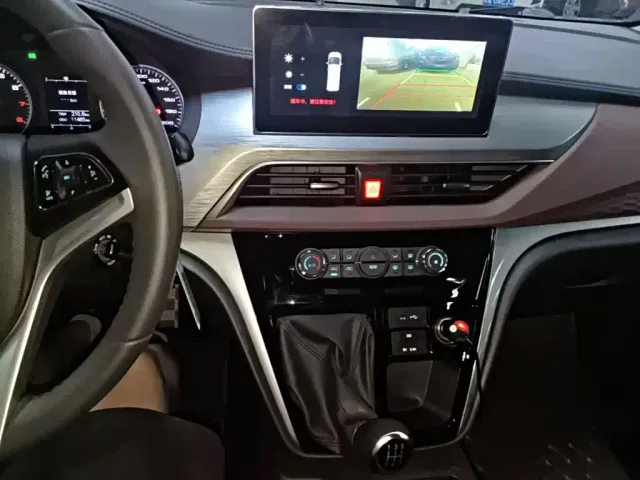 JAC Refine M3 — Фото автомобиля 12