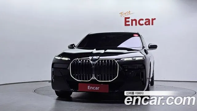 BMW 7 Series G70 — Фото автомобиля 3