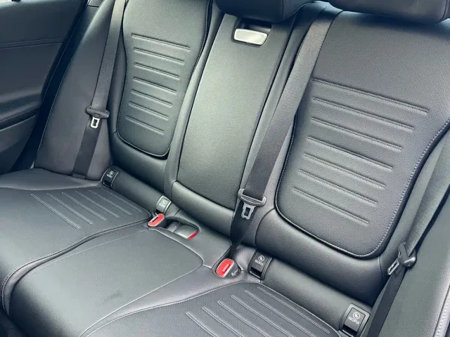 Mercedes-Benz C-Class — Фото автомобиля 11