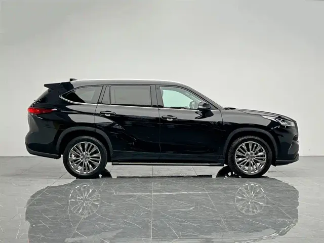 Toyota Highlander — Фото автомобиля 7