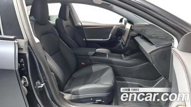 Tesla Model 3 — Фото автомобиля 25