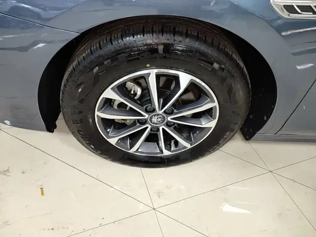 BYD Qin PLUS — Фото автомобиля 22