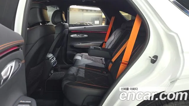Genesis GV70 — Фото автомобиля 18