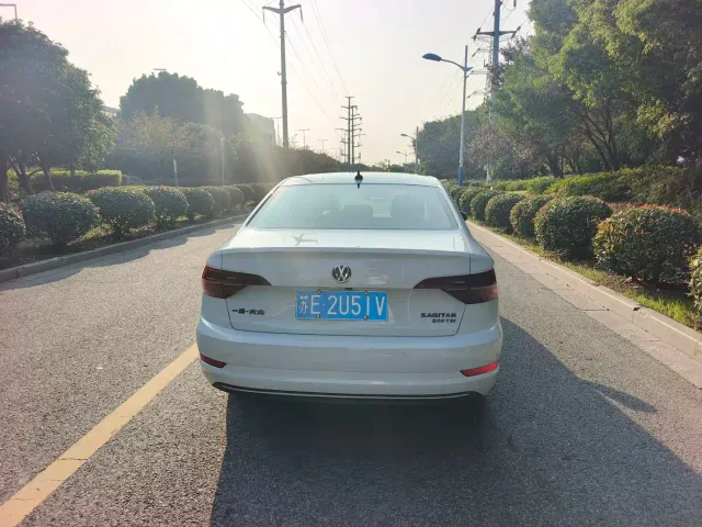 Volkswagen Sagitar — Фото автомобиля 5