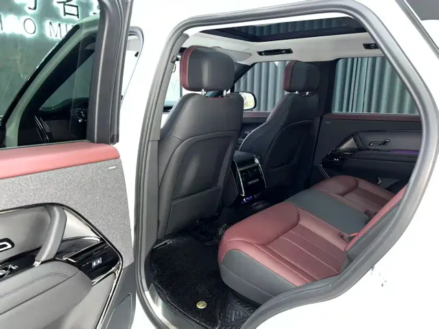 Land Rover Range Rover Sport — Фото автомобиля 9