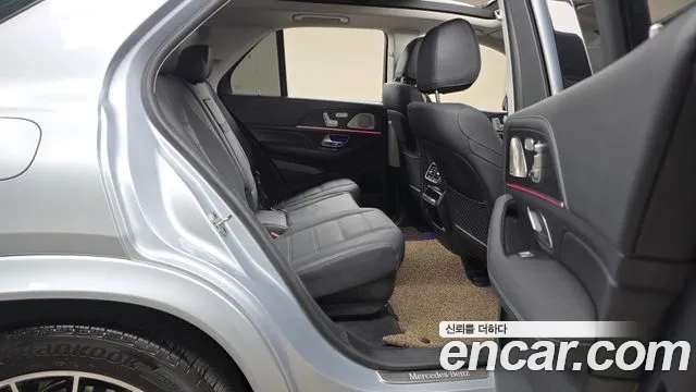 Mercedes-Benz GLE-Class — Фото автомобиля 12