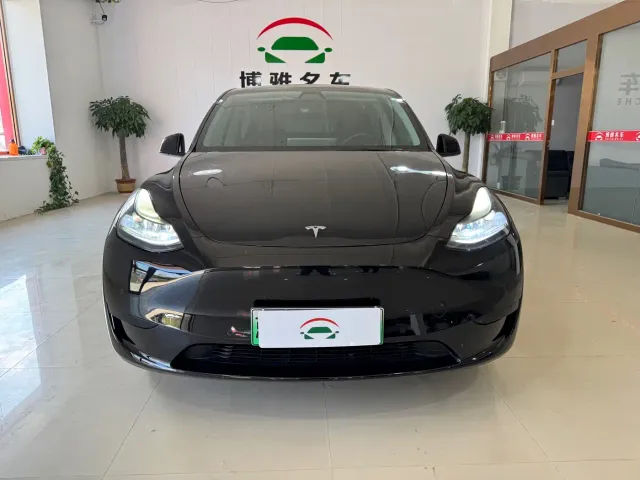 Фотография автомобиля — Tesla Model Y