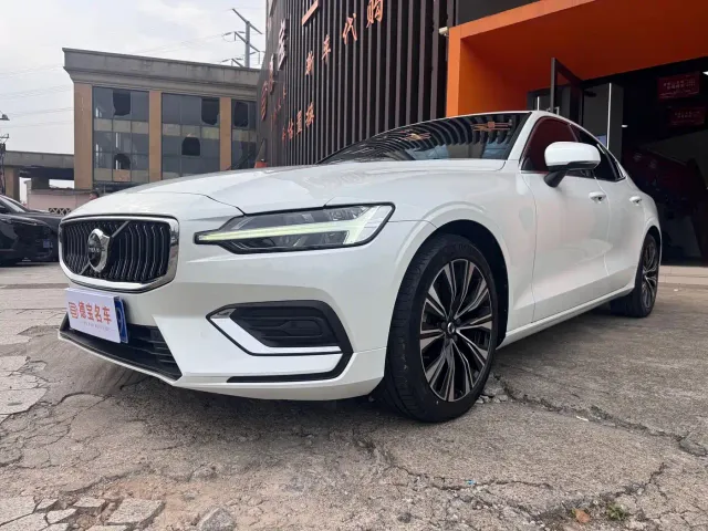 Фотография автомобиля — Volvo S60