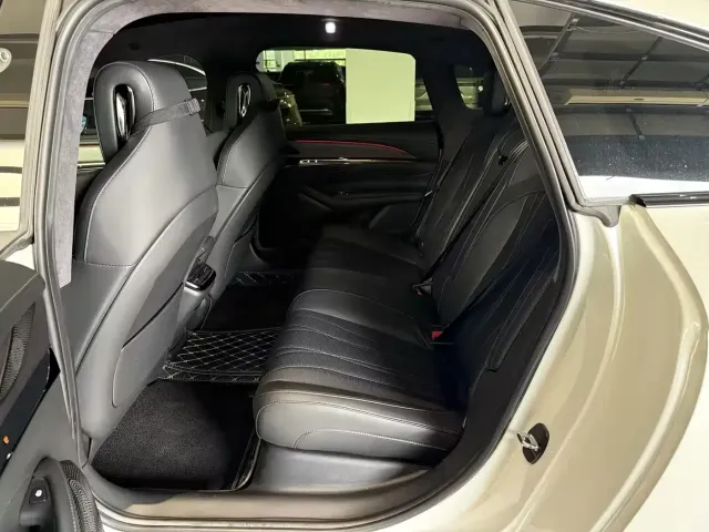 IM Motors L7 — Фото автомобиля 6
