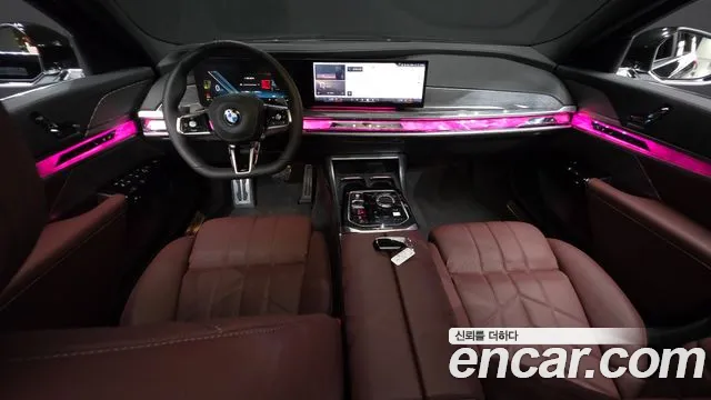 BMW 7 Series G70 — Фото автомобиля 10