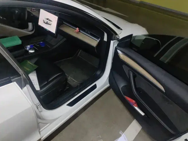 Tesla Model 3 — Фото автомобиля 19
