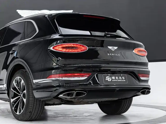 Bentley Bentayga — Фото автомобиля 19