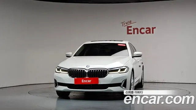 BMW 5 Series G30 — Фото автомобиля 3