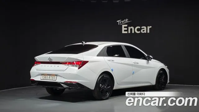 Hyundai Avante — Фото автомобиля 2