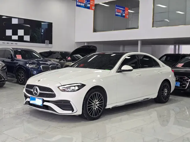 Фотография автомобиля — Mercedes-Benz C-Class