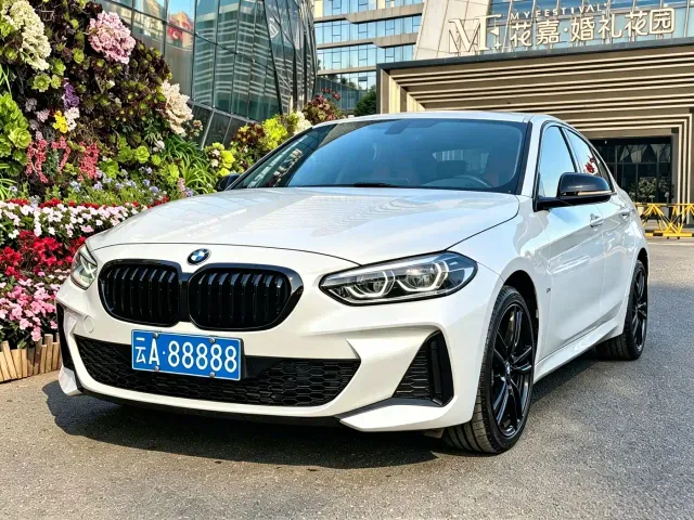 Фотография автомобиля — BMW 1 Series