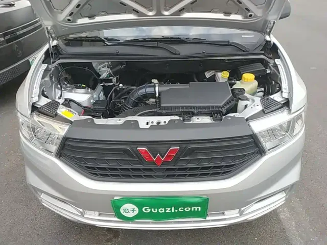 Wuling Hongguang V — Фото автомобиля 19