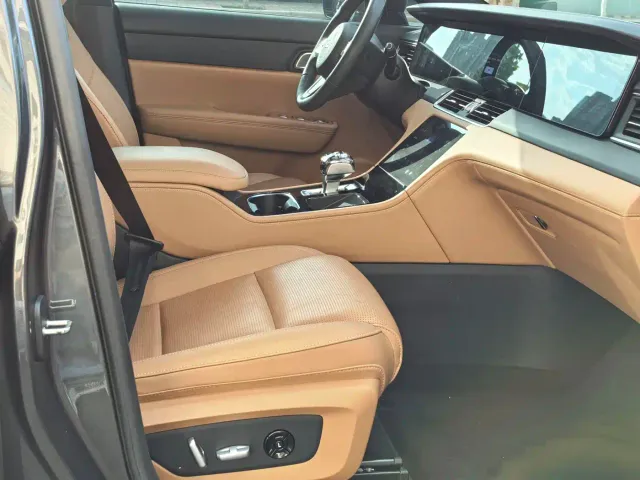 Li Auto ONE — Фото автомобиля 13