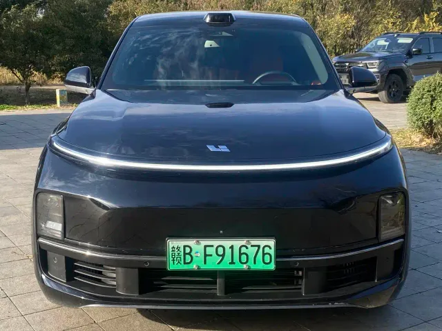 Li Auto L9 — Фото автомобиля 2