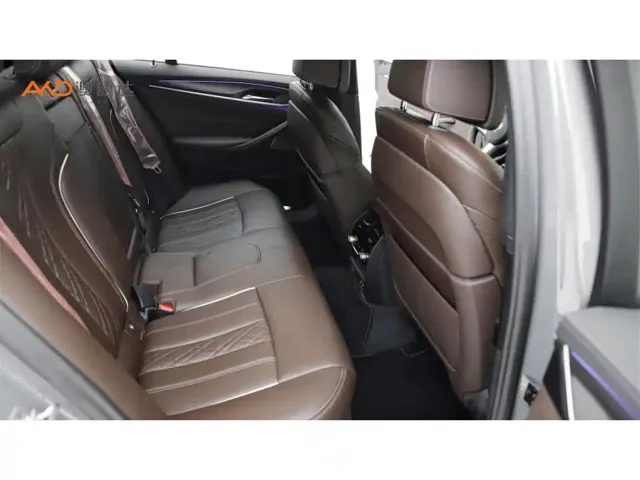 BMW 5 Series — Фото автомобиля 8
