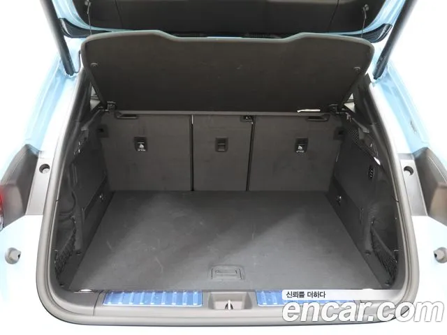 Porsche Macan Electric — Фото автомобиля 20