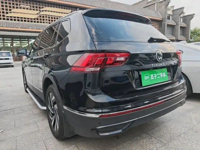 Volkswagen Tiguan L — Фото автомобиля 4