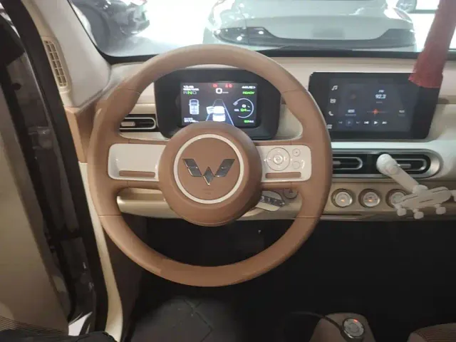 Wuling Hongguang Mini EV — Фото автомобиля 10