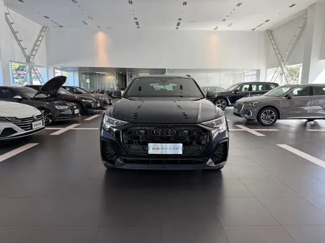 Audi Q8 — Фото автомобиля 3