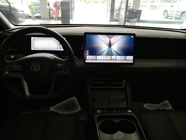 BYD Qin L — Фото автомобиля 9