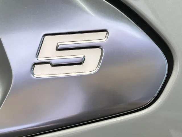 BMW 5 Series — Фото автомобиля 14
