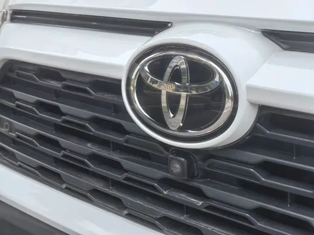 Toyota RAV4 — Фото автомобиля 4