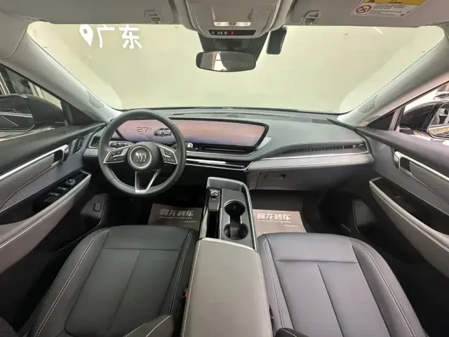 Buick E5 — Фото автомобиля 6