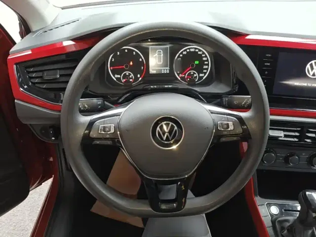 Volkswagen Polo — Фото автомобиля 10