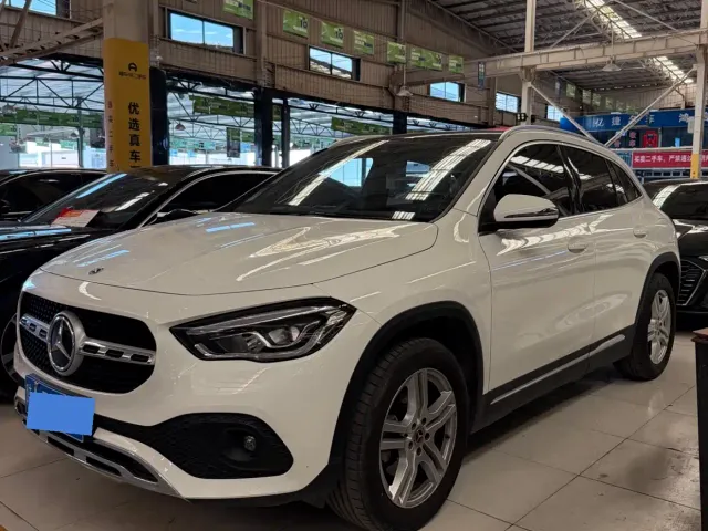 Фотография автомобиля — Mercedes-Benz GLA-Class