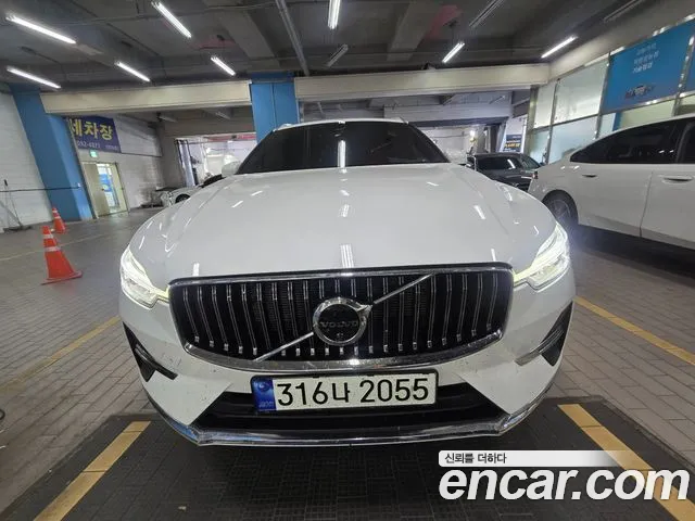 Volvo XC60 2nd Gen — Фото автомобиля 3