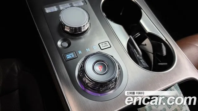 Genesis GV70 2.5T Бензин AWD — Фото автомобиля 6