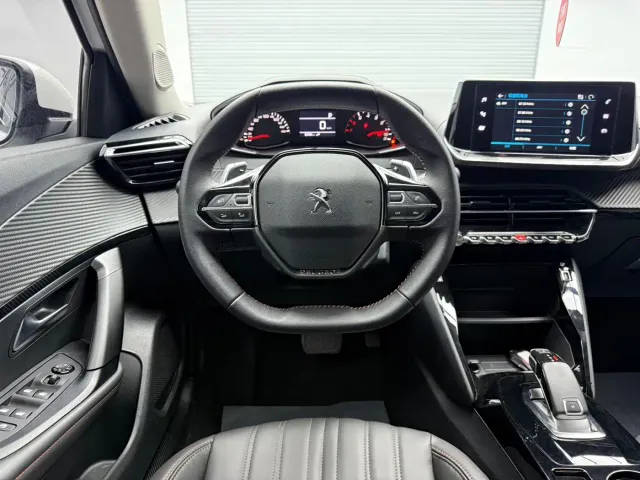 Peugeot 2008 — Фото автомобиля 10