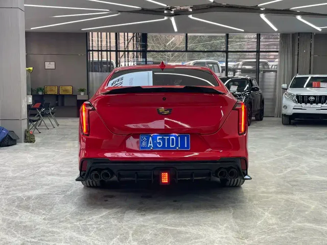 Cadillac CT4 — Фото автомобиля 6