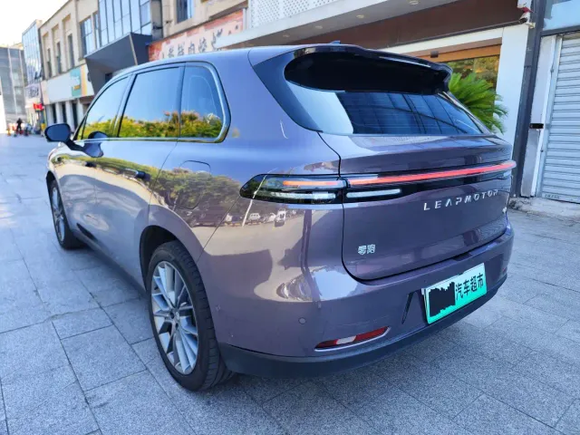 Leapmotor C10 — Фото автомобиля 22