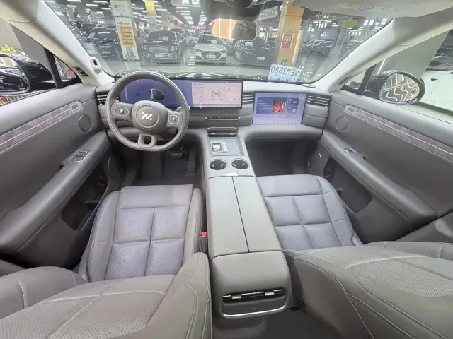 IM Motors IM LS6 2025 Extended Range Base — Фото автомобиля 11