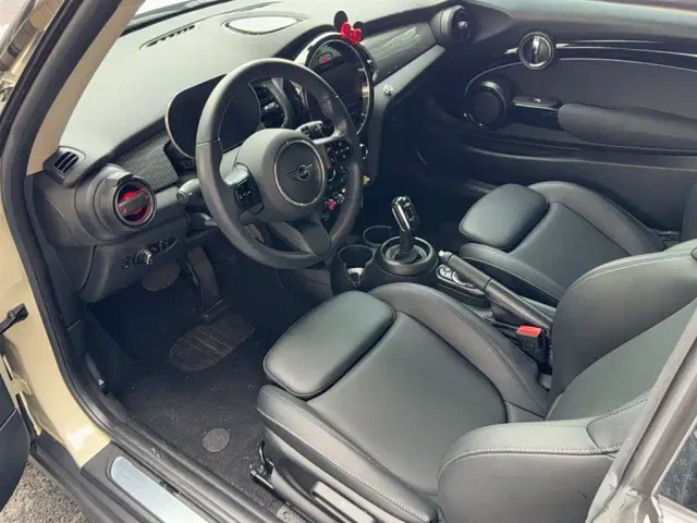 MINI Hatch — Фото автомобиля 11