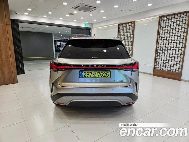 Lexus RX — Фото автомобиля 4
