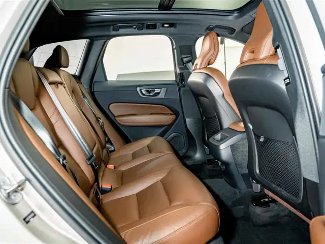 Volvo XC60 — Фото автомобиля 20